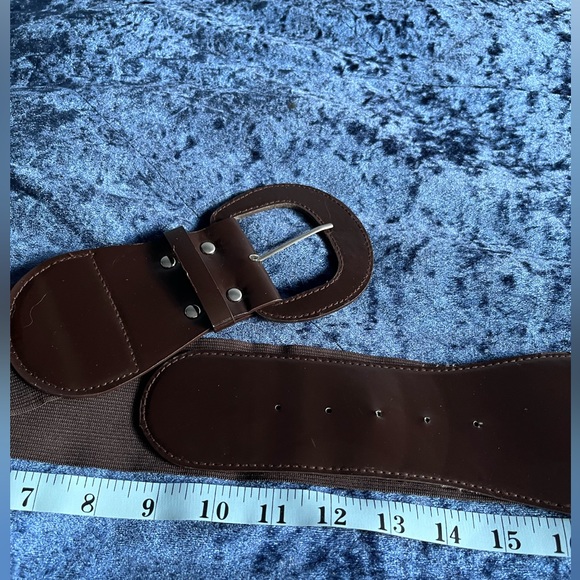 Wide, brown, elastic belt - Picture 3 of 4